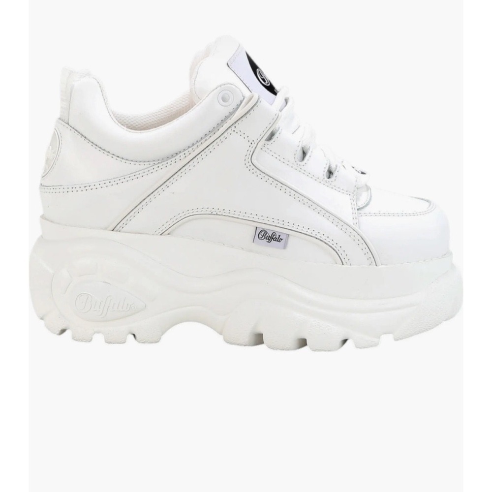 Buffalo Women's White Platform Classic Low Shaft Height Sneaker Buffalo Boots